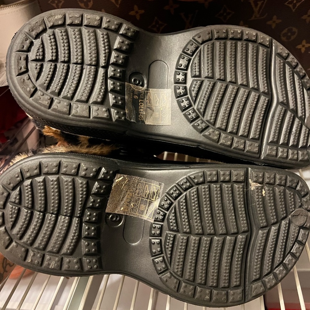 Non Crocs - Picture 4 of 5